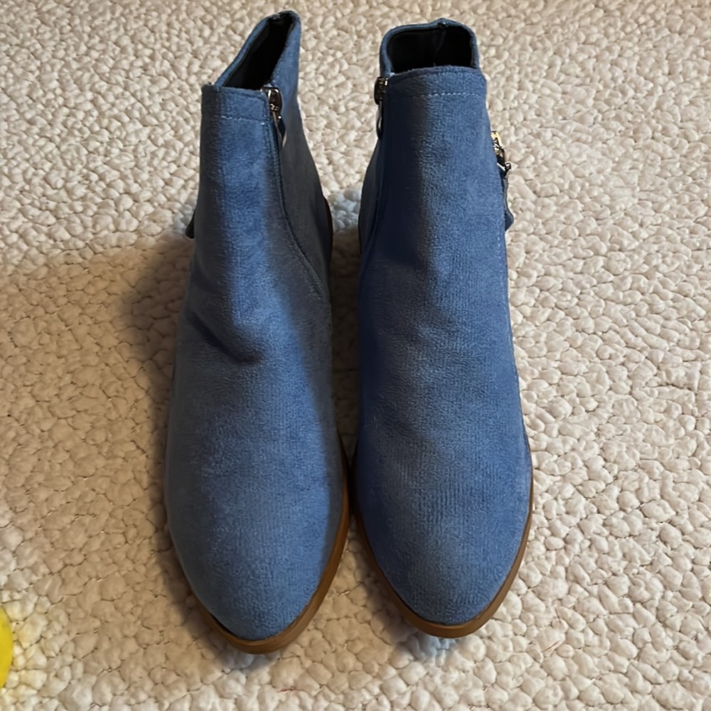 NWOT Blue Booties, Size 7.5 - Picture 9 of 11